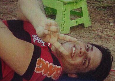 Jimmy Robert  e comparsas no banco dos réus